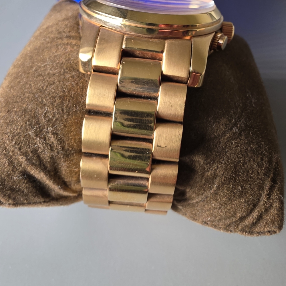 MICHAEL KORS ROSE GOLD WATCH - Picture 3 of 9